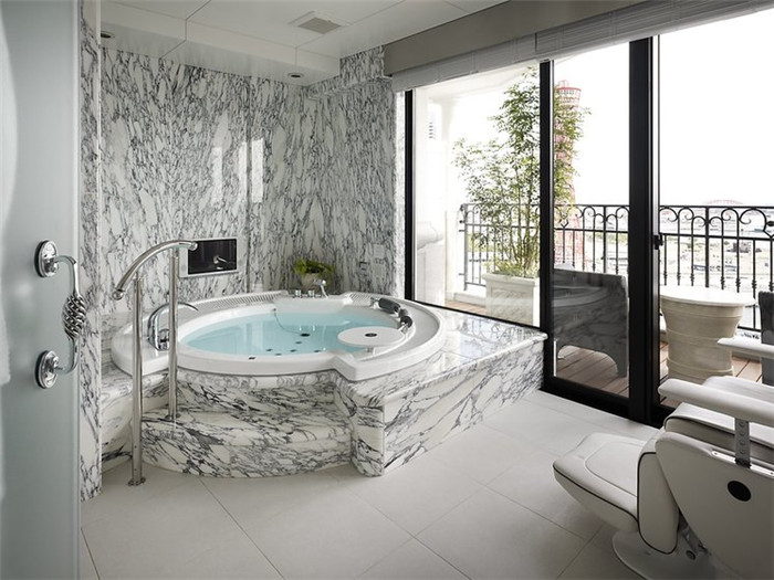 酒店洗浴间：客房浴缸设计