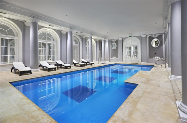 伦敦华尔道夫酒店室内泳池