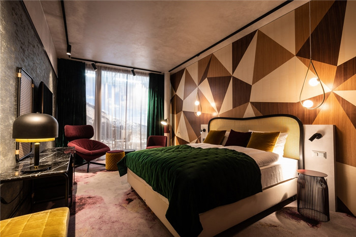 郑州勃朗酒店设计企业分享复古风度假酒店设计案例