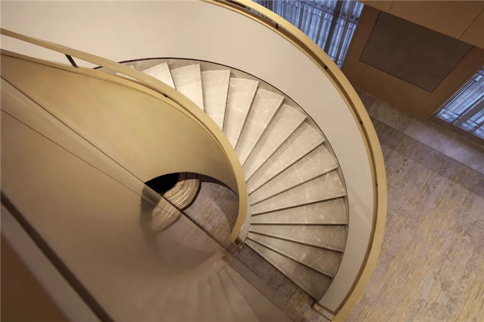 澄海国瑞豪生大酒店旋转楼梯设计   国际五星酒店设计案例赏析